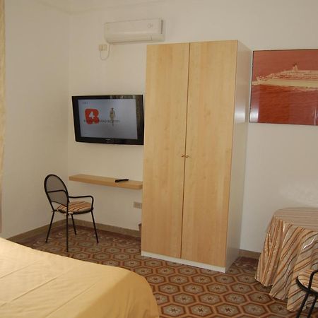 Arena Alfieri B&B Livorno Pokój zdjęcie